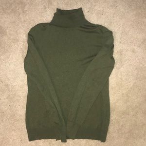 Banana republic olive green turtle neck